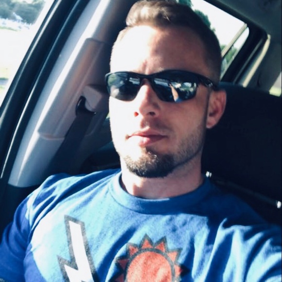 Meet your Posher, Joshua - Picture 3 of 3